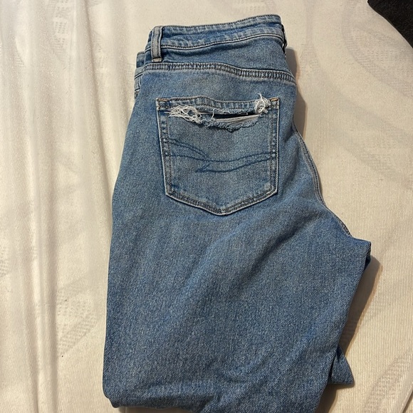 American Eagle Straight Leg Stretch Ripped Jeans - Picture 3 of 6